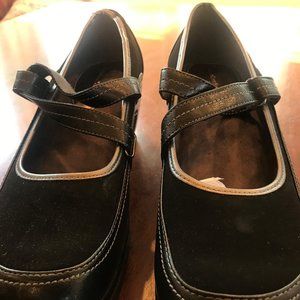 chunky rubber heel black shoe